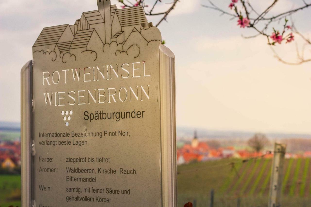 Und Weingasthof Schwarzer Adler 3*